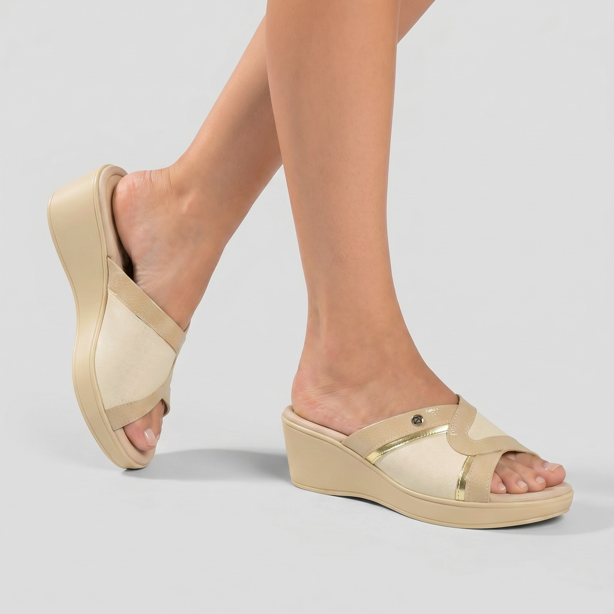 SANDALIA JOANETE MUJER PICCADILLY BRULE/OURO/OFF WHITE 54043700000009