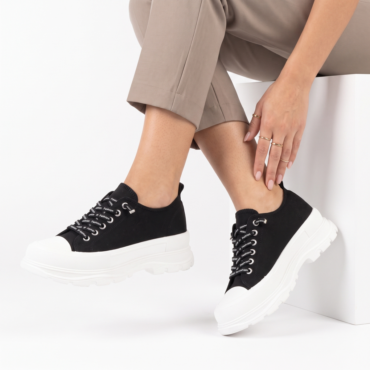ZAPATILLA MUJER STHEF URBANA NEGRO 7568 TXTL