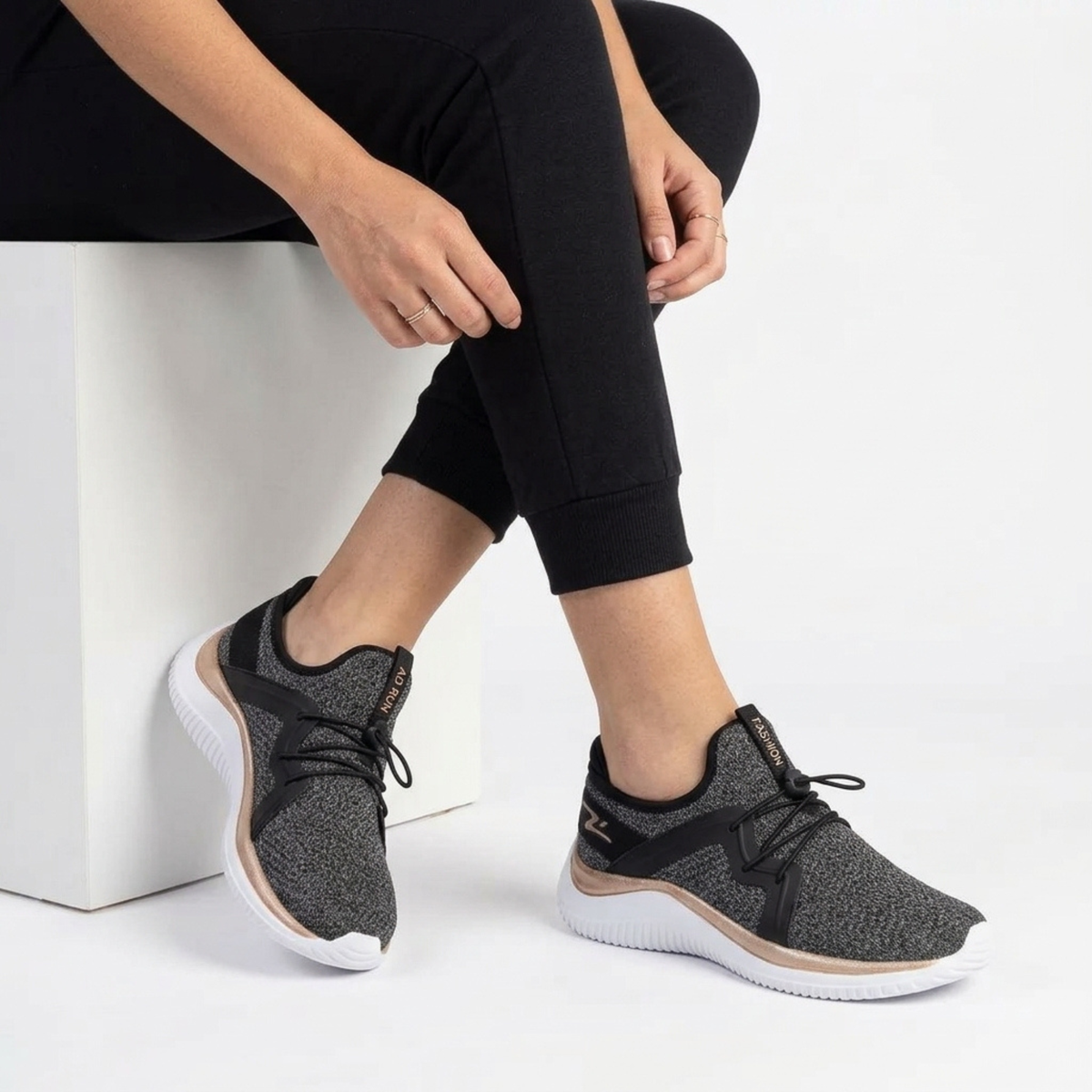 Ad Run 8408F Preto/Bronze